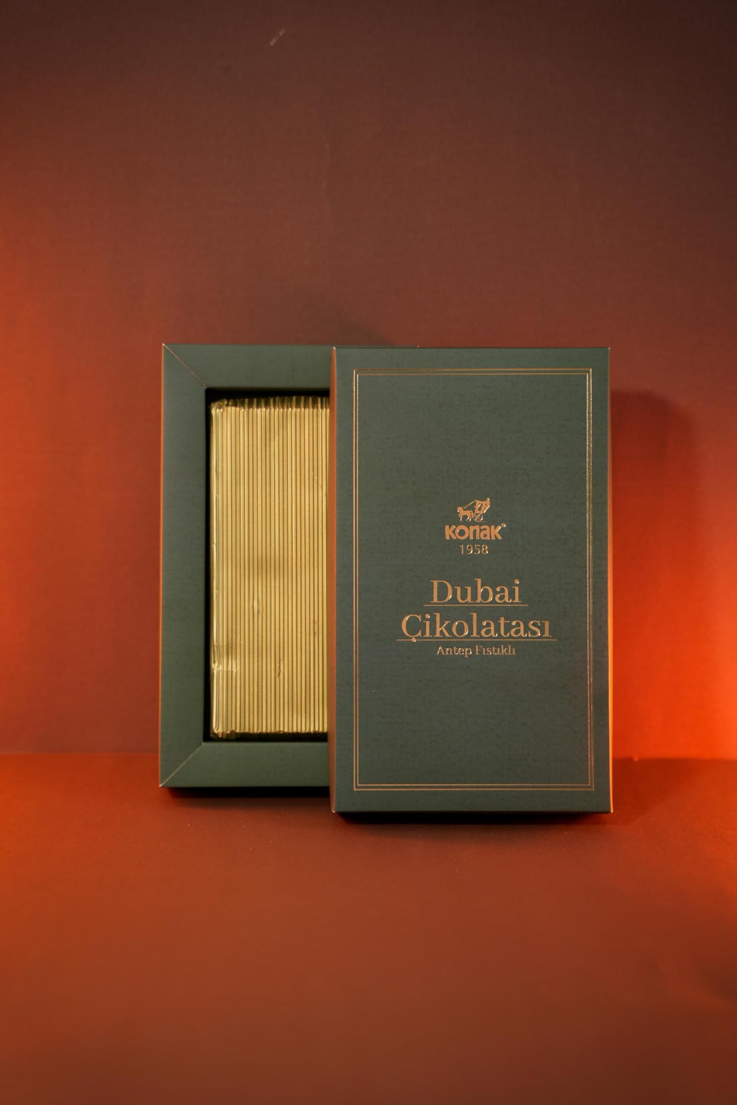 Konak Handmade Premium Dubai Chocolate Bar 7 oz / 200 Gr - Crispy Kadayif & Pistachio Filled