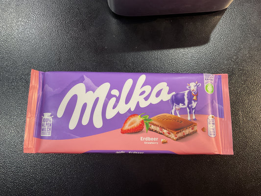 Milka Erdbeer Strawberry