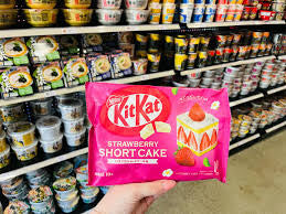 Kit-Kat Strawberry Short Cake - Japan