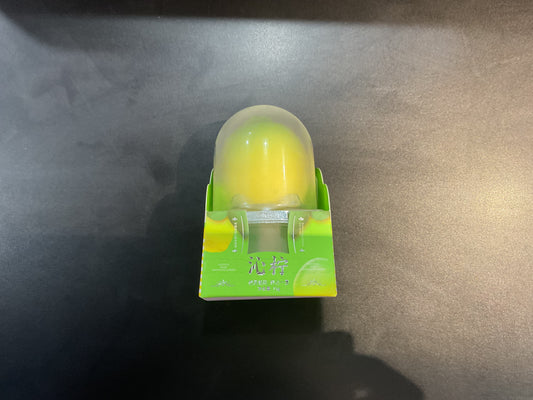 Refreshing lemon ice cream